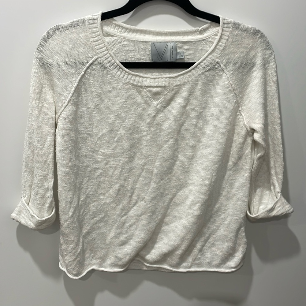 Cropped white shirt